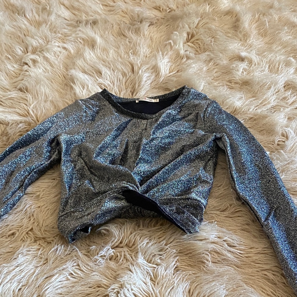 Heart Hips Metallic Silver Top sexy❤️‍🔥🍒looks great with black leggings